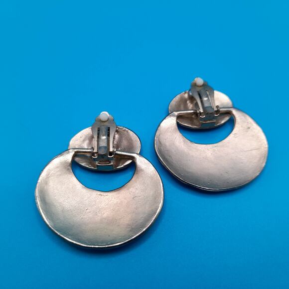 Vintage Hammered Gold Tone Clip Earrings, 1 1/2 In - Picture 8 of 9